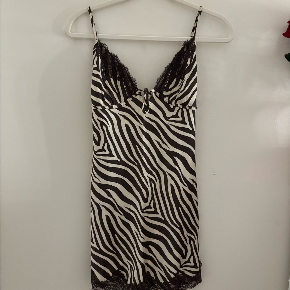 Abercrombie & Fitch Black and White Zebra Slip